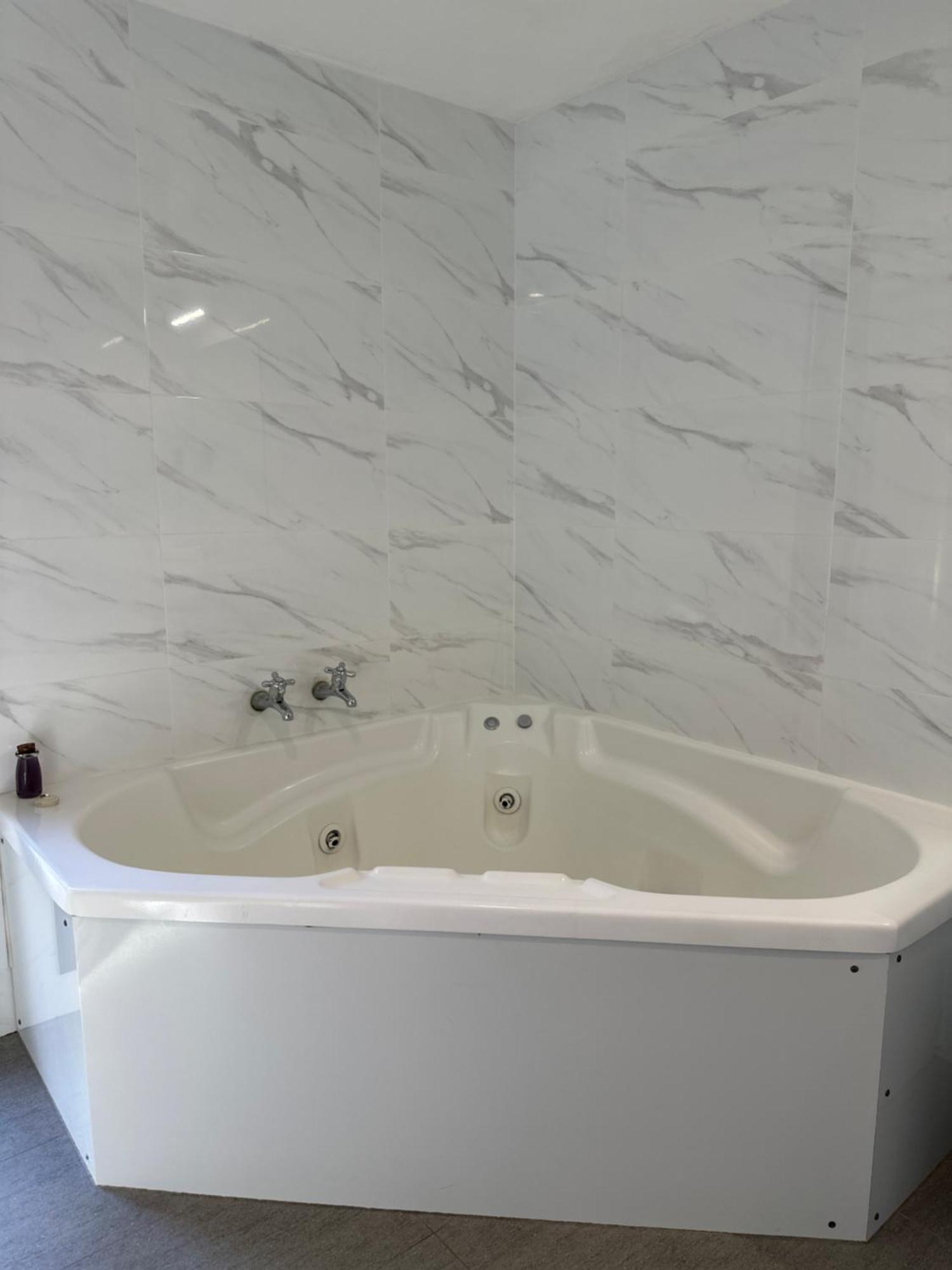 King Room with Spa Bath