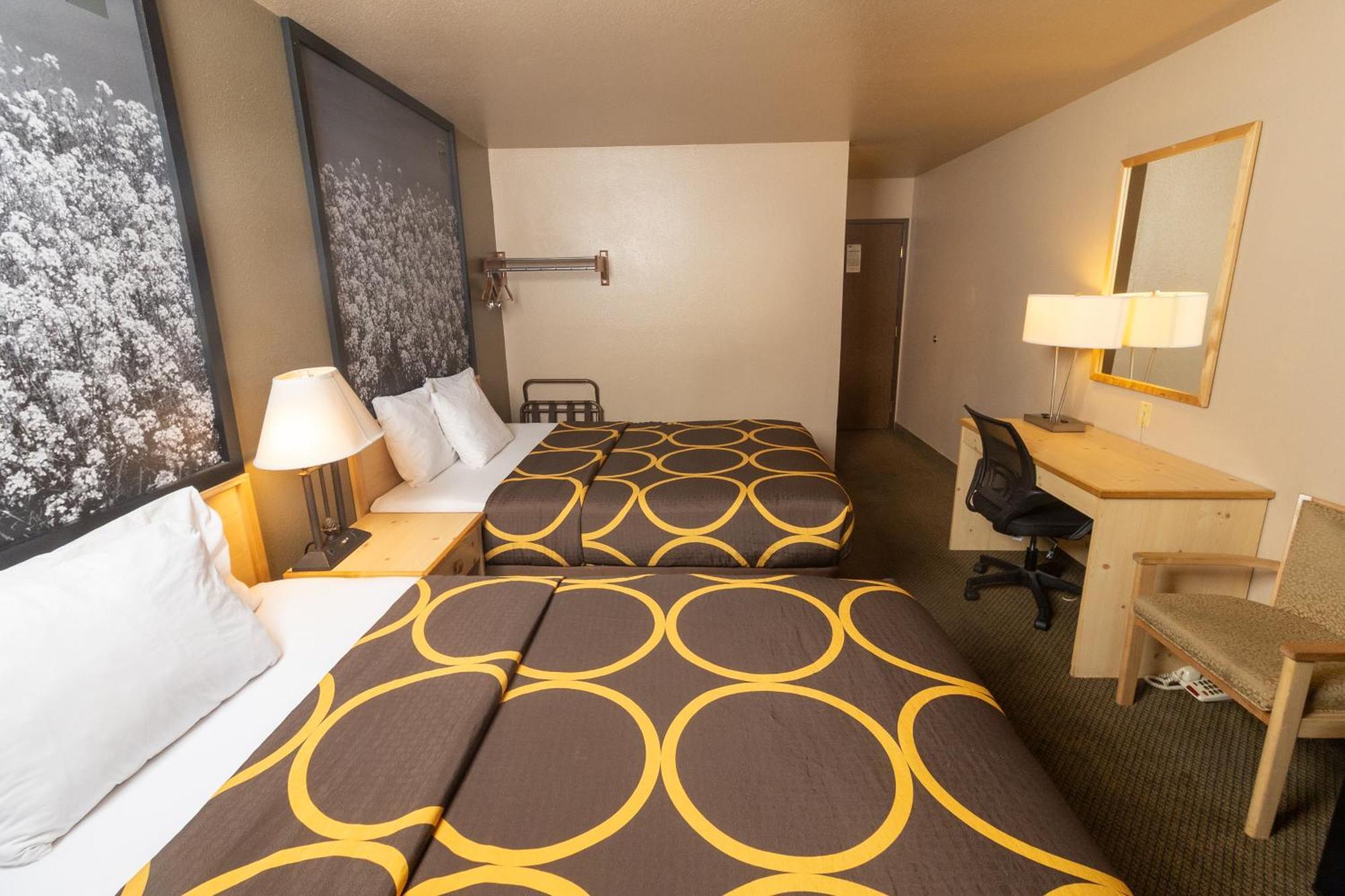 Queen Room with Two Queen Beds - Non-Smoking
