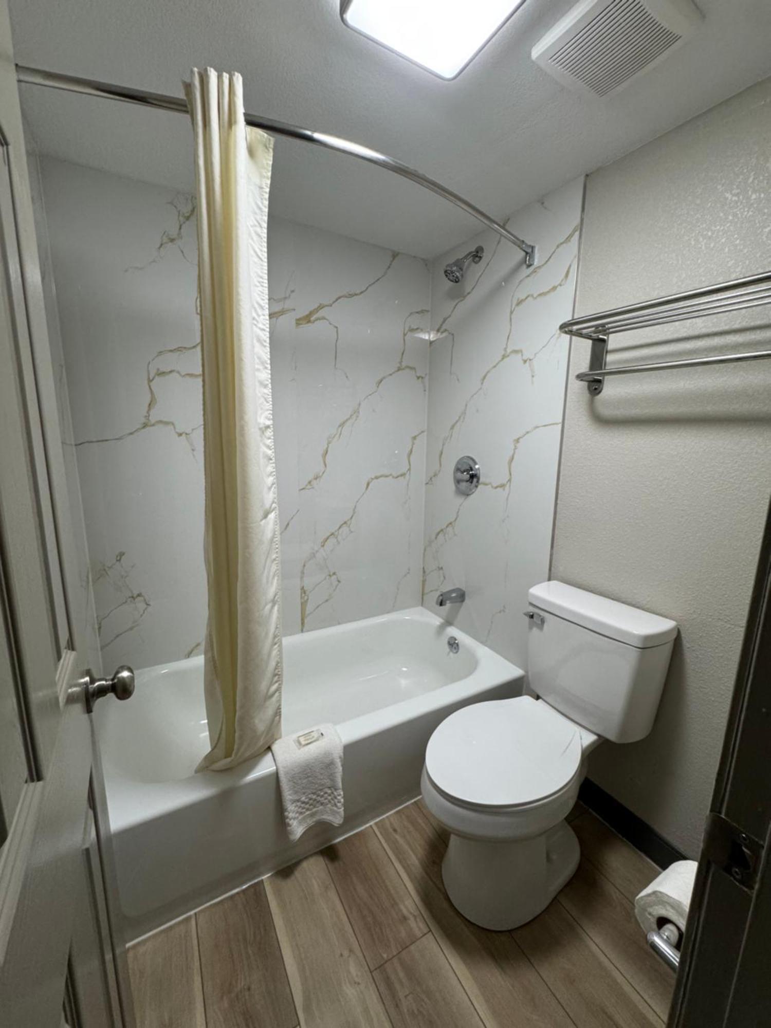Deluxe Room with Two Queen Beds - Non-Smoking