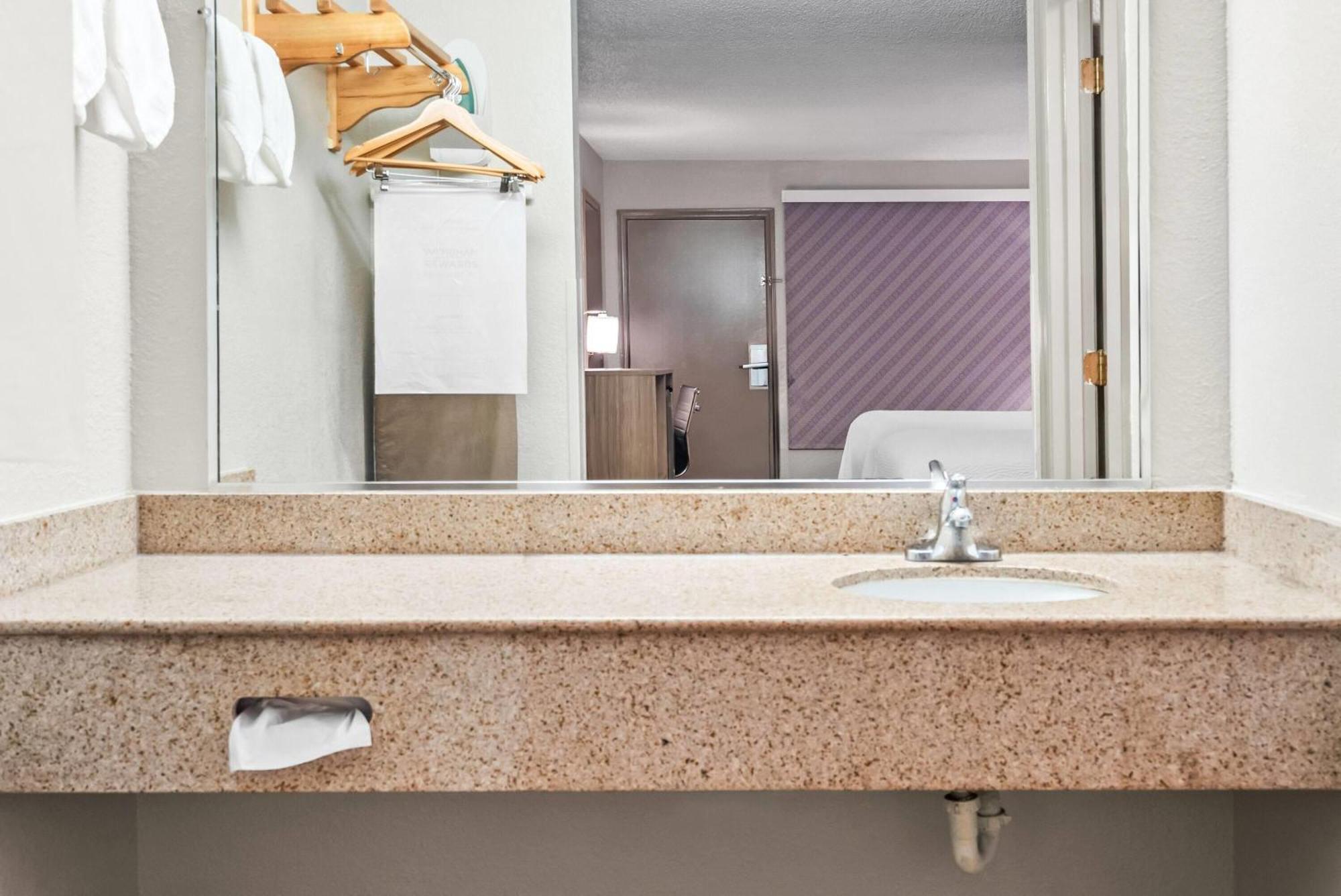 Double Room with Two Double Beds - Non-Smoking