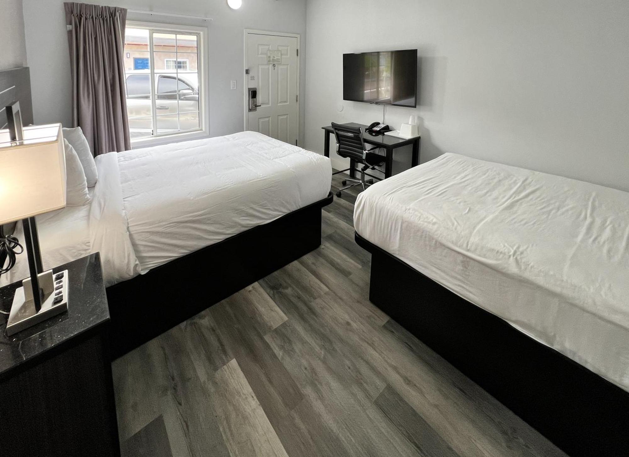 Deluxe Queen Room with Two Queen Beds