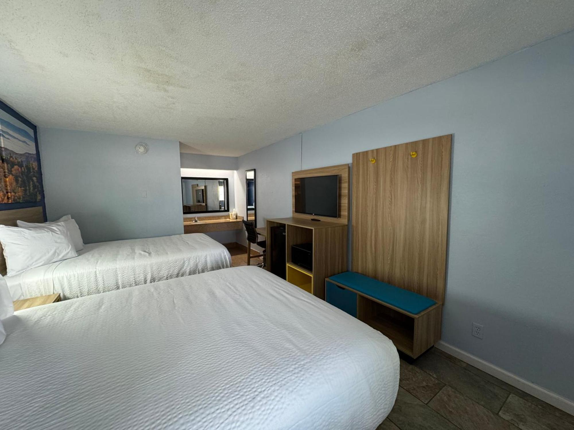 Queen Room with Two Queen Beds - Non-Smoking