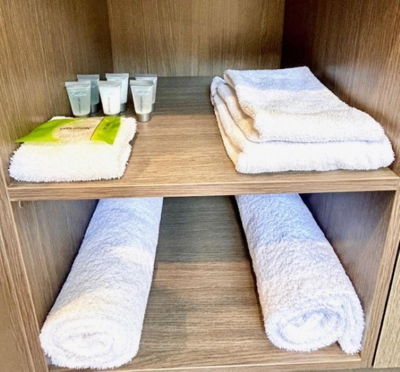 Deluxe Twin Room Pet Friendly,1705595592:JPEG