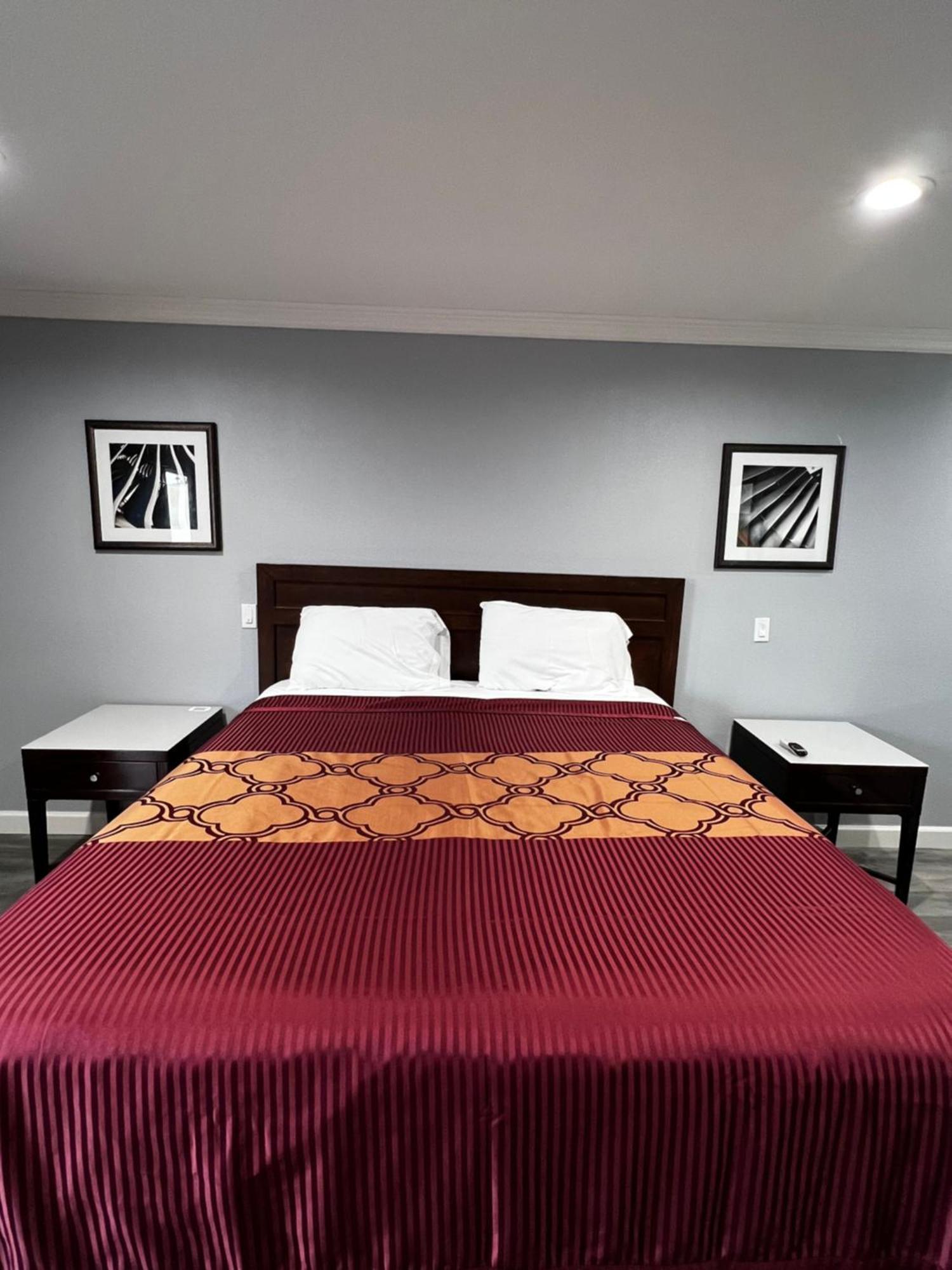 Deluxe King Suite