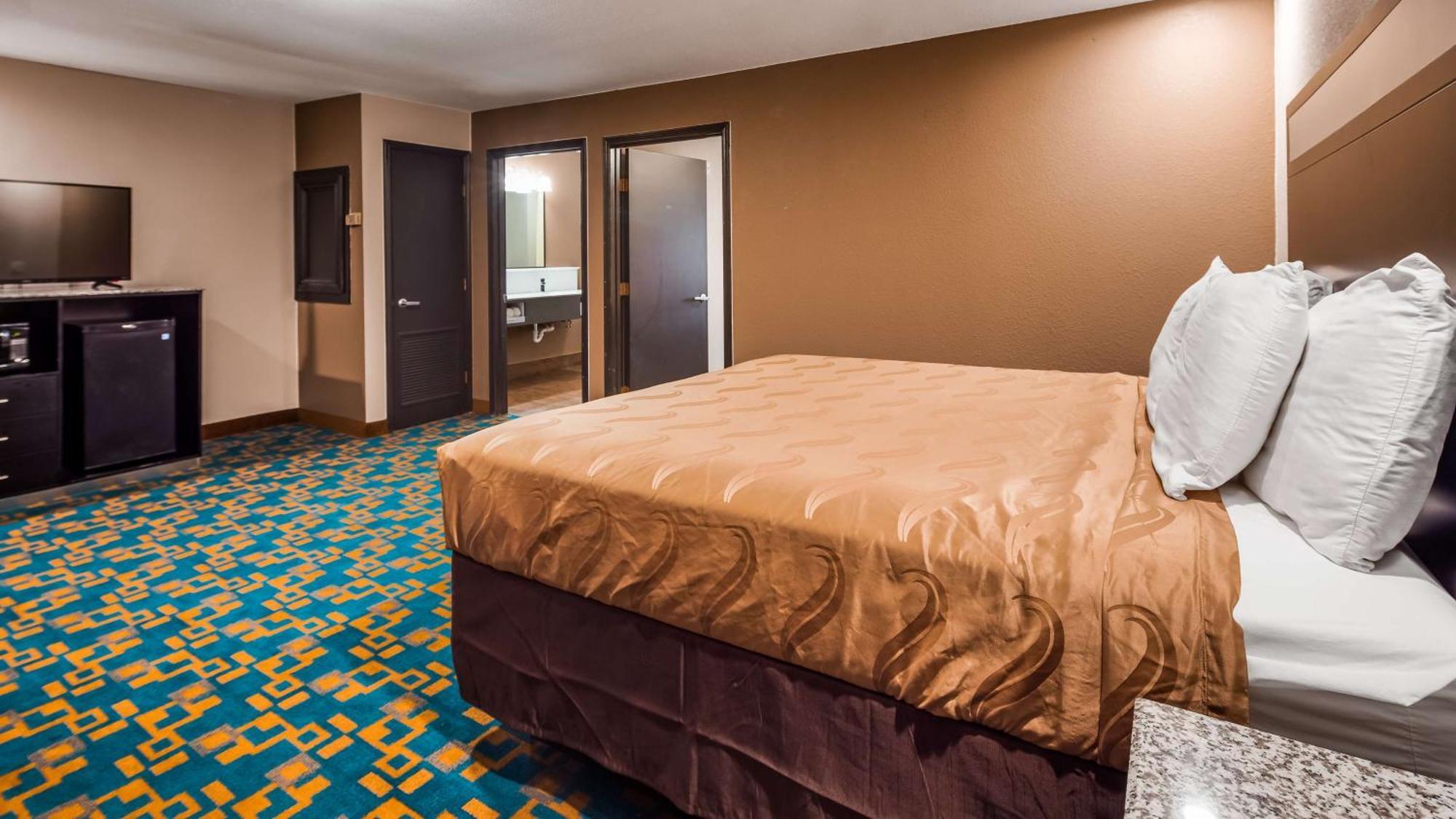 Two Room King Suite - Non-Smoking