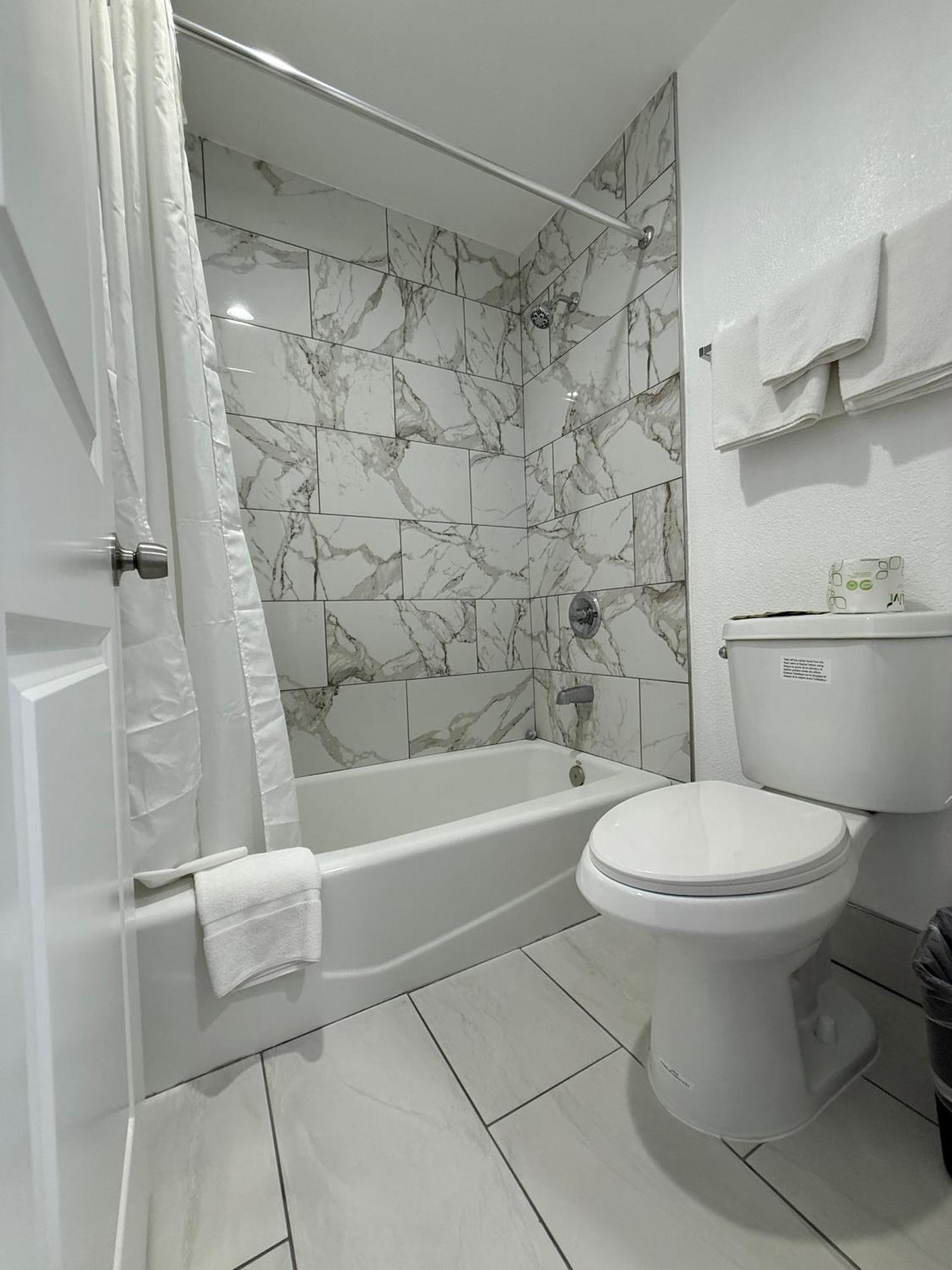 King Room with Spa Bath