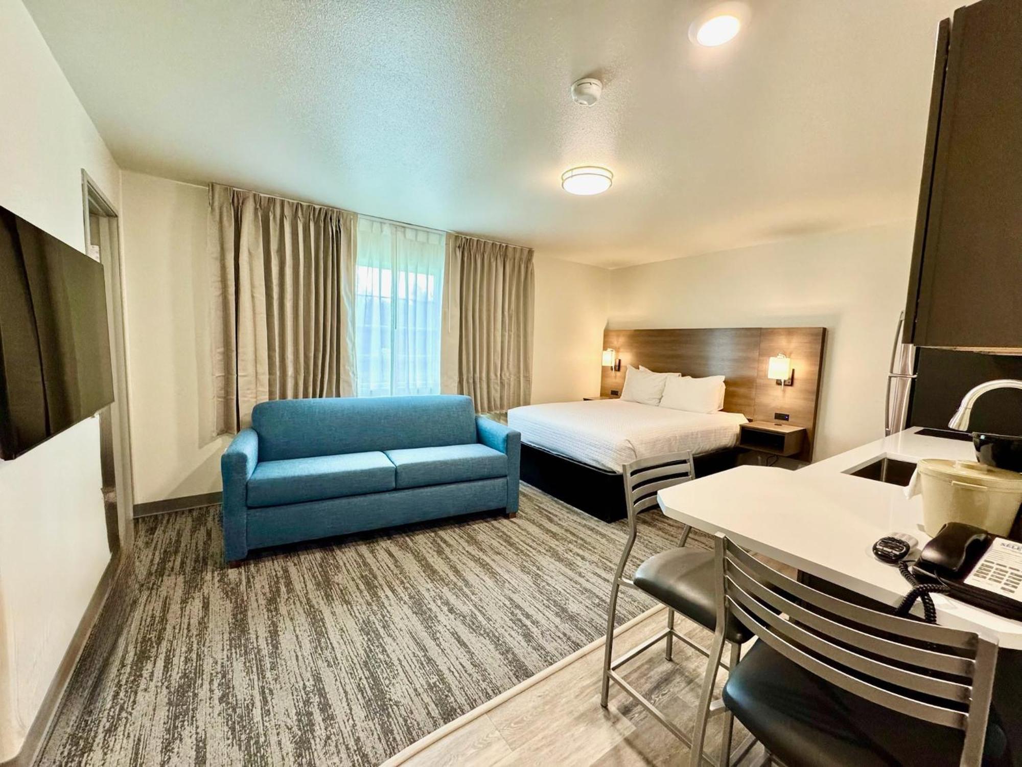 Queen Room with Sofa Bed
