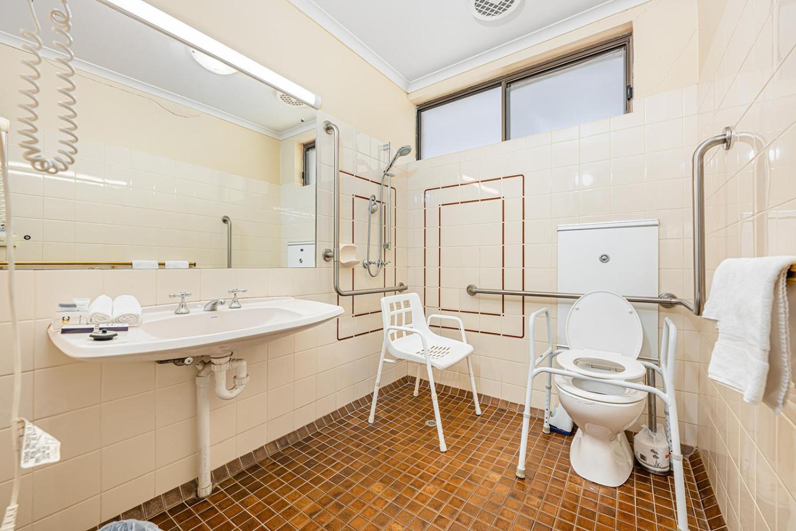 Twin Room Disability Access - No pets allowed