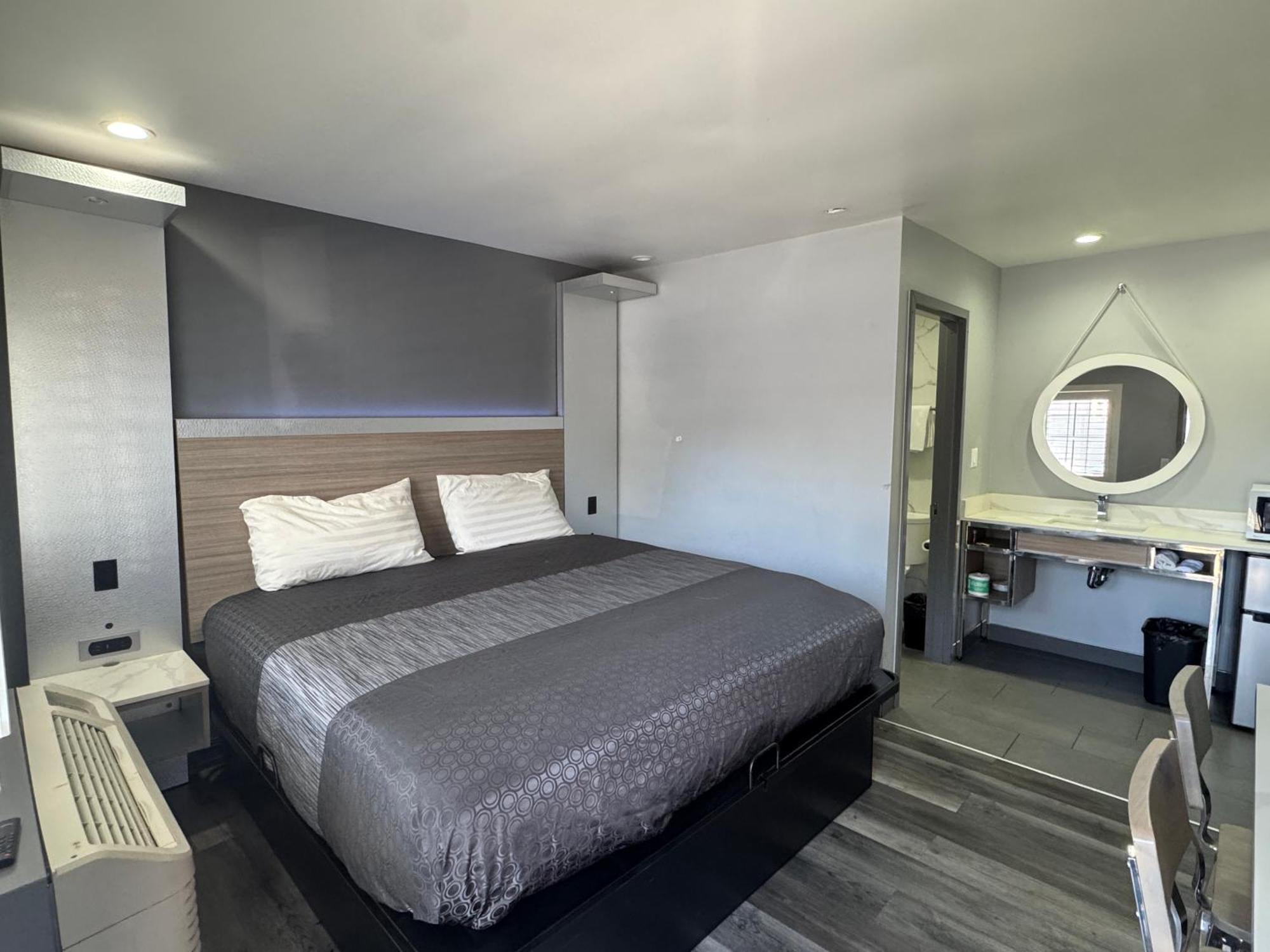Single Room with Bathroom