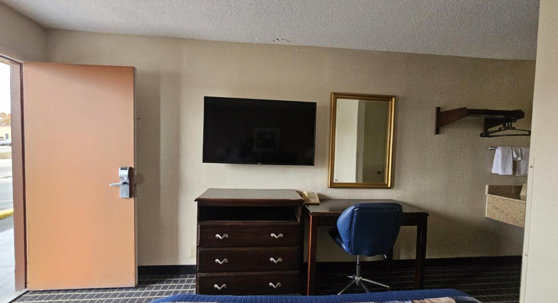 Queen Room