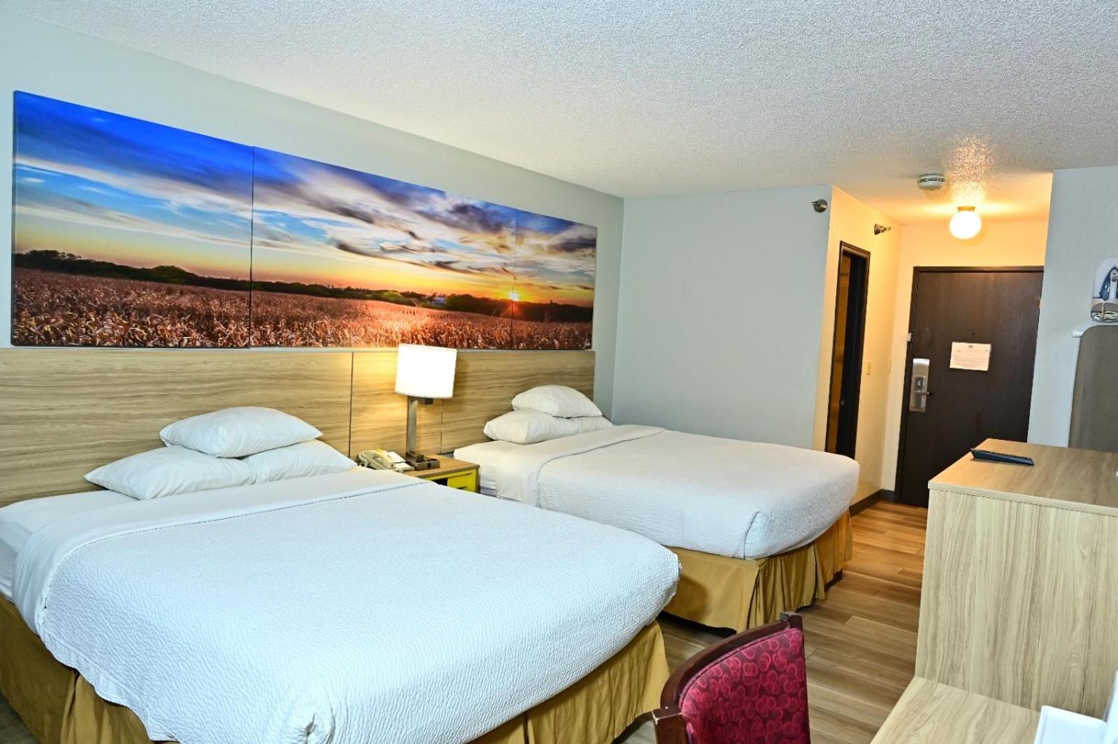 Queen Room with Two Queen Beds - Non-Smoking