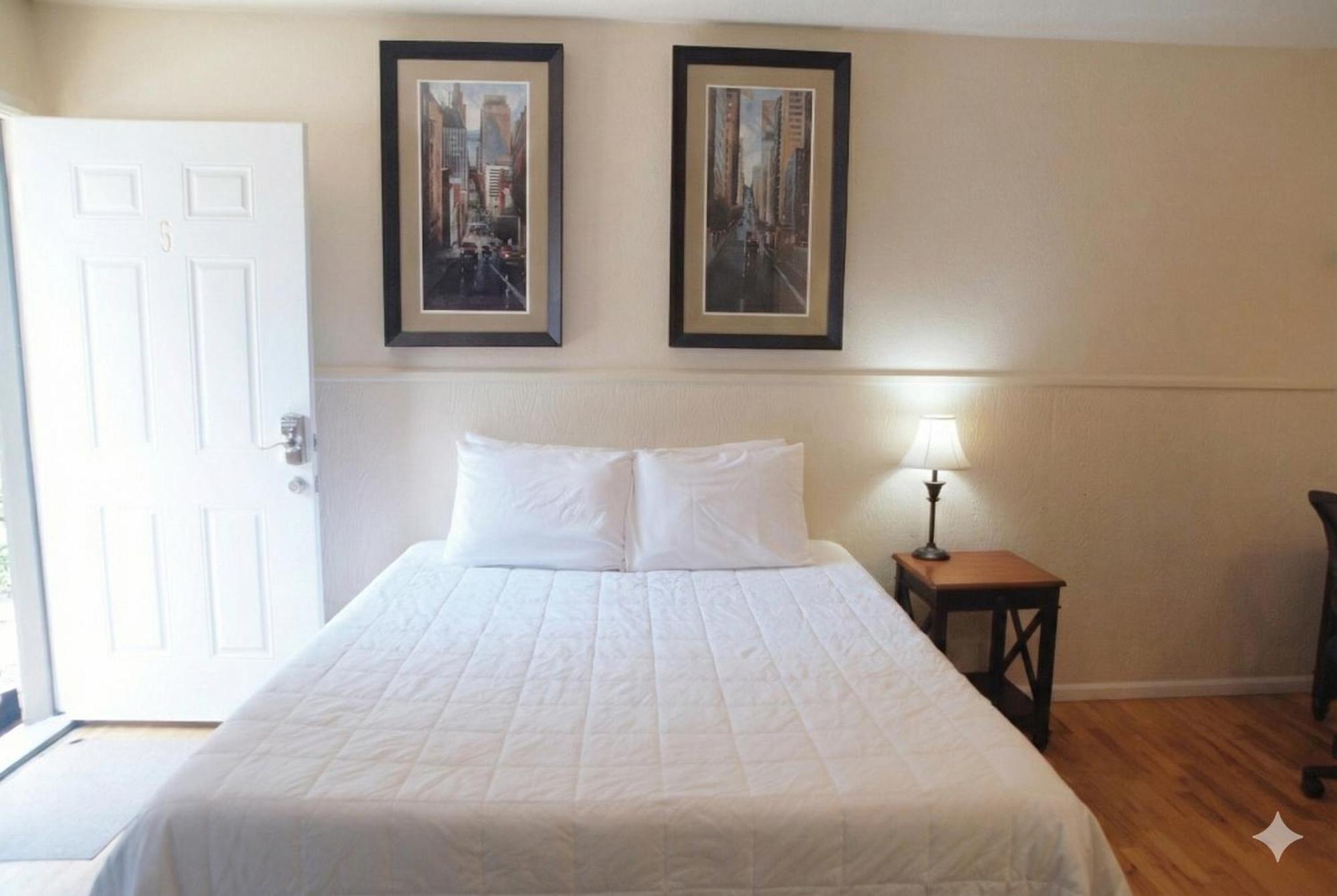 Queen Room with Garden View