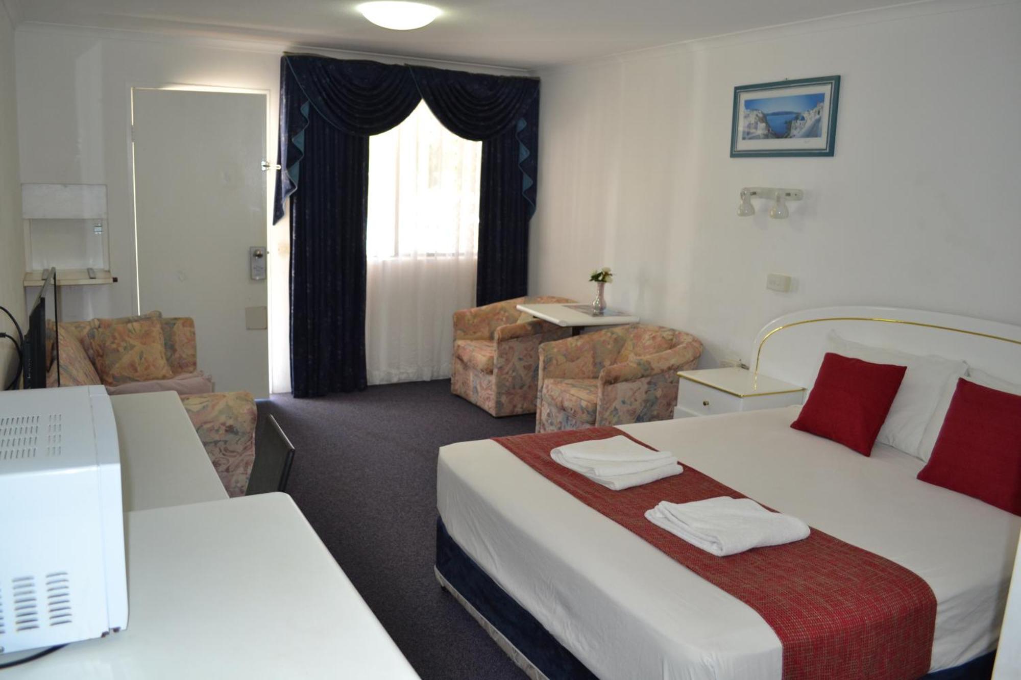 Standard Queen Room