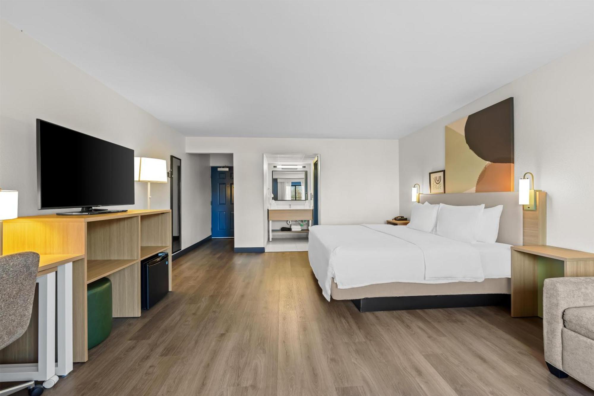King Room with Balcony