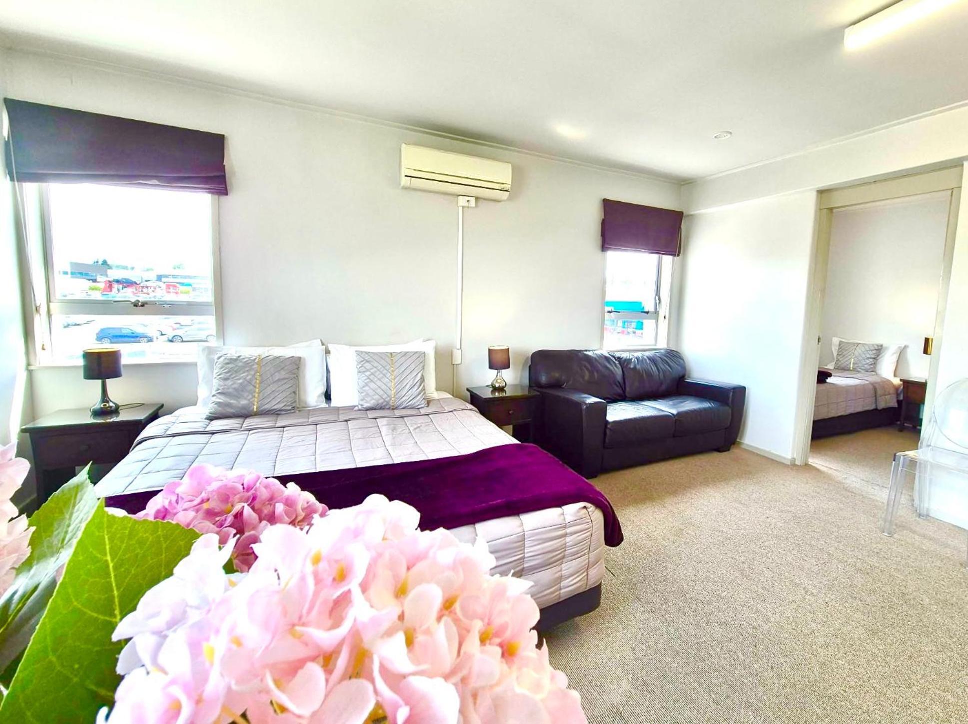 Standard Studio,1742732182:JPEG