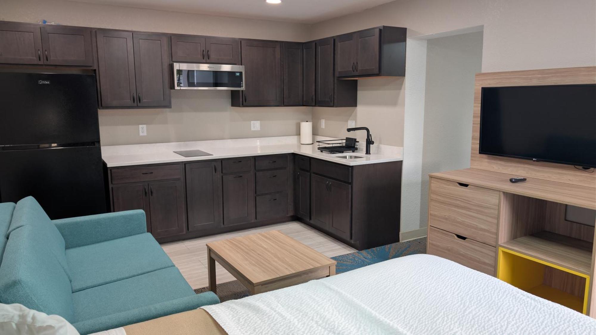 King Room with Kitchenette - Non Smoking