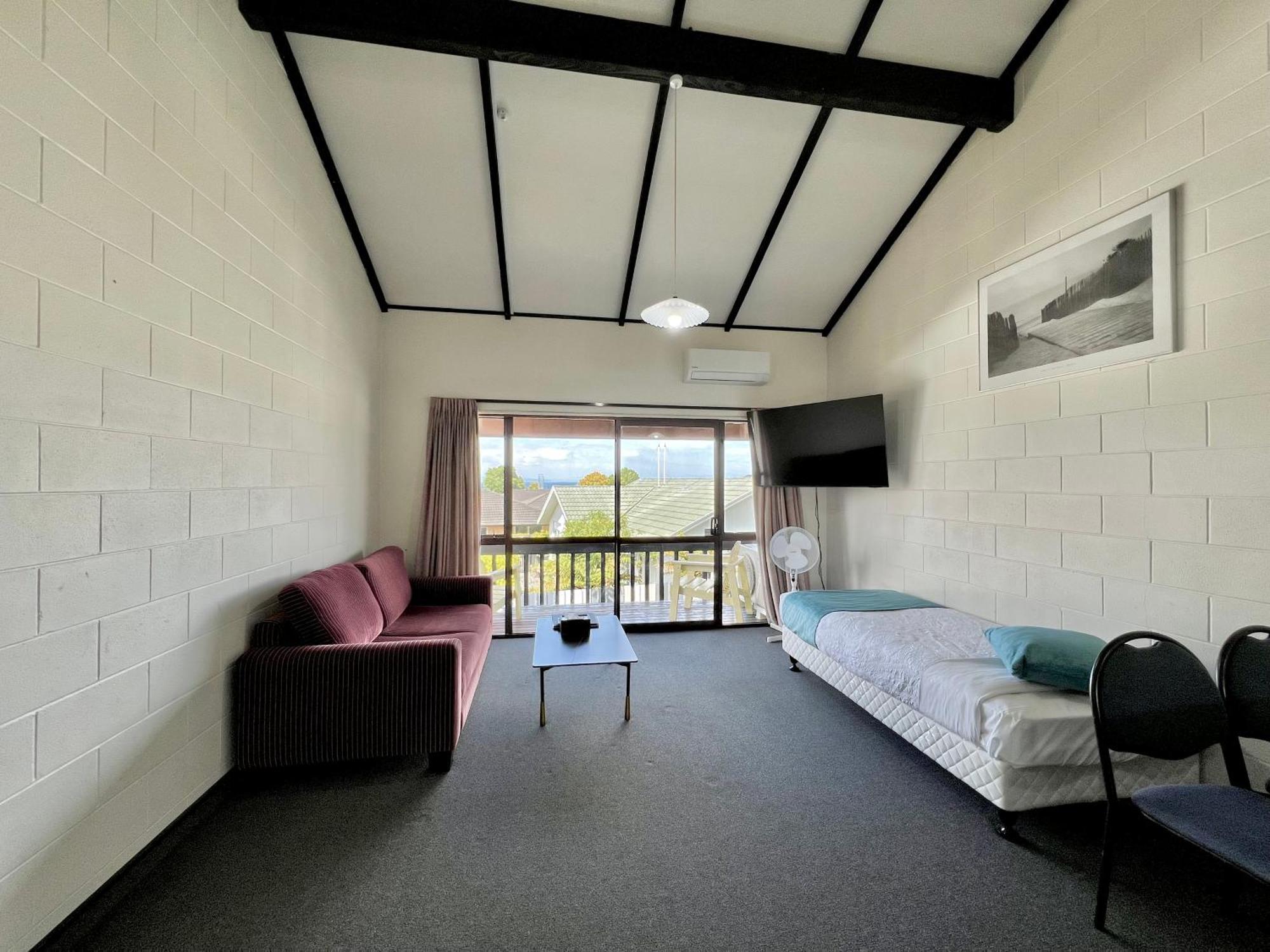 Two-Bedroom Apartment (5 Adults),1742773814:JPEG