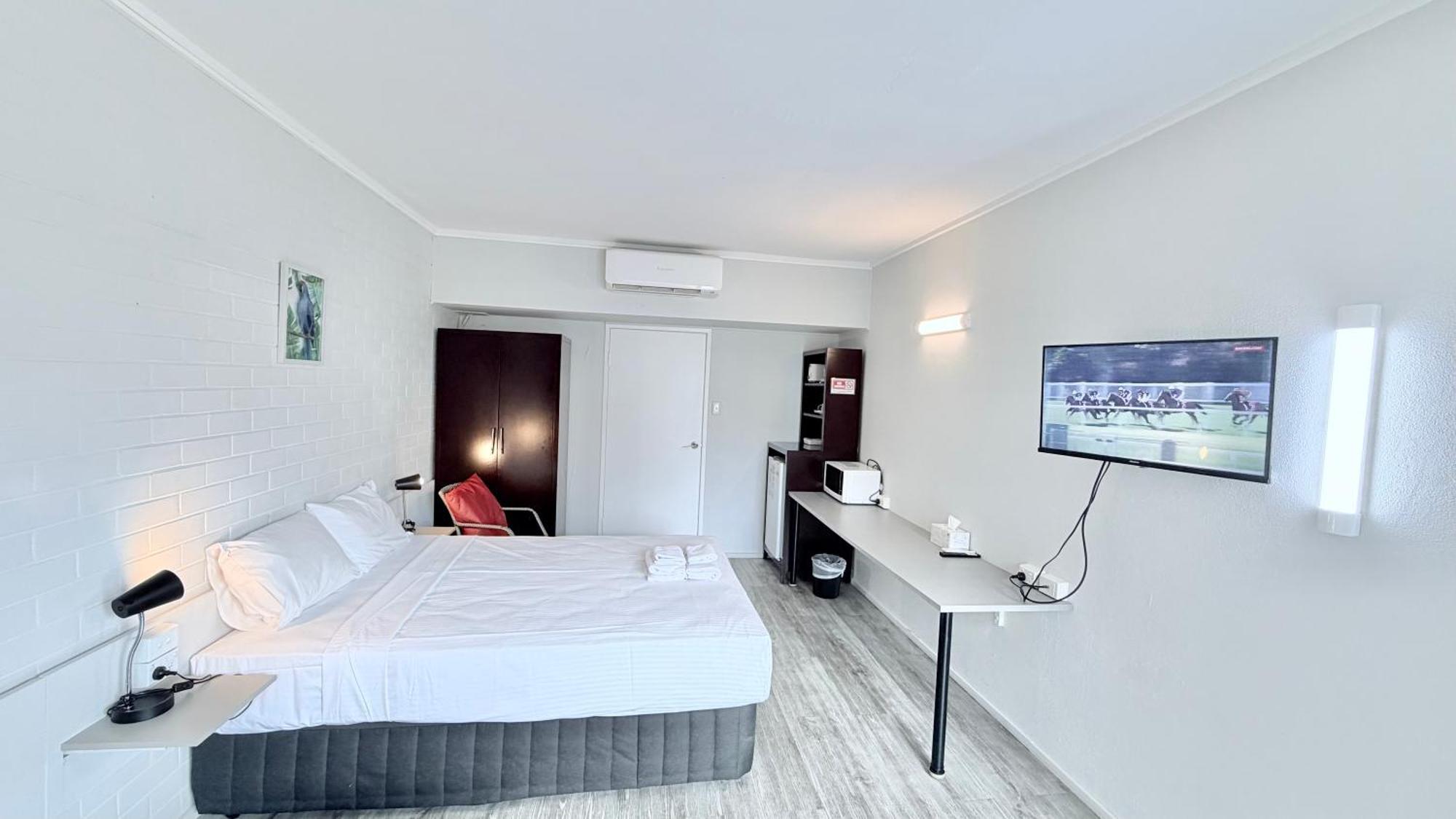 Double Room,1742779344:JPEG