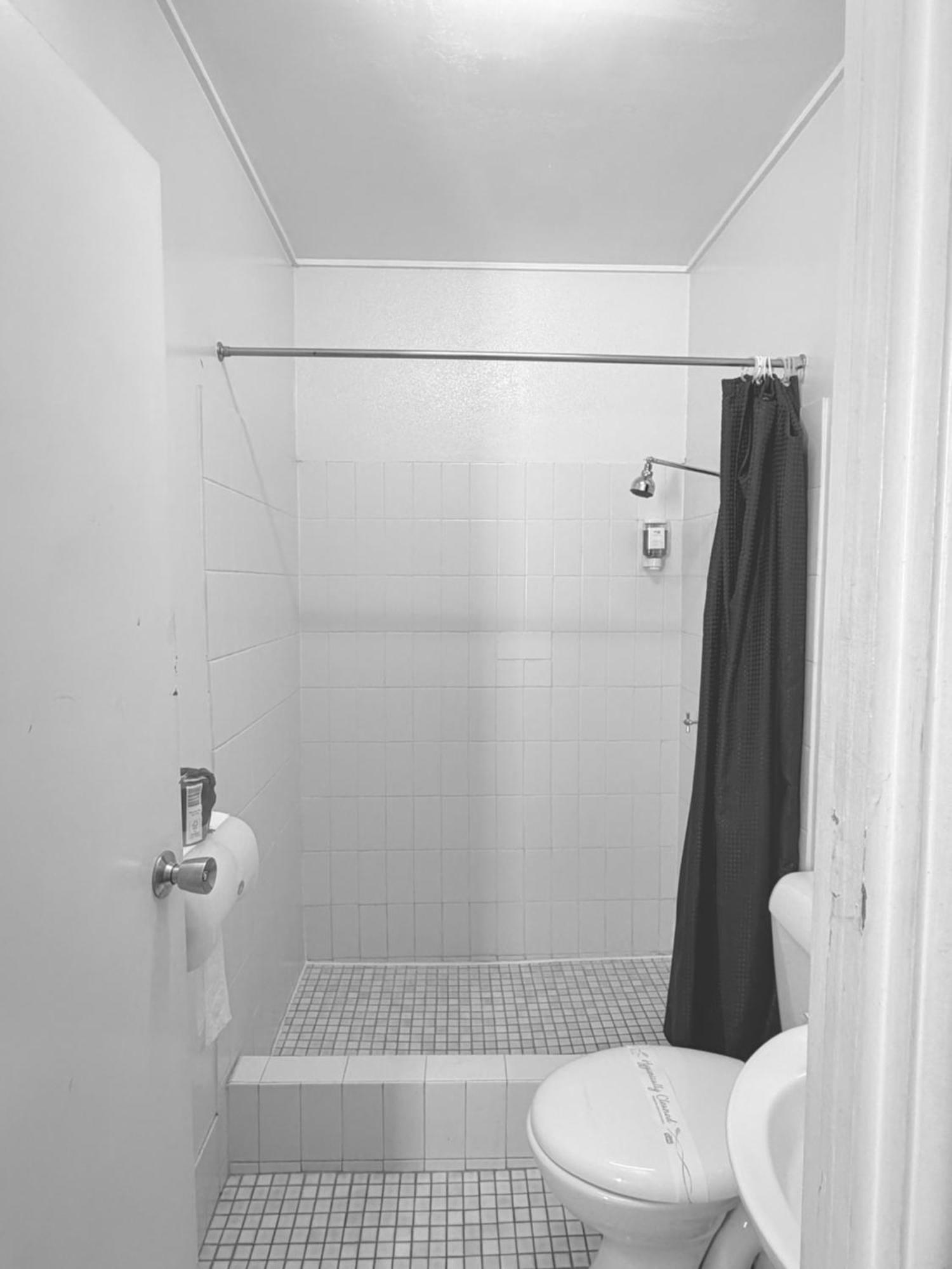 Single Room,1742779376:JPEG