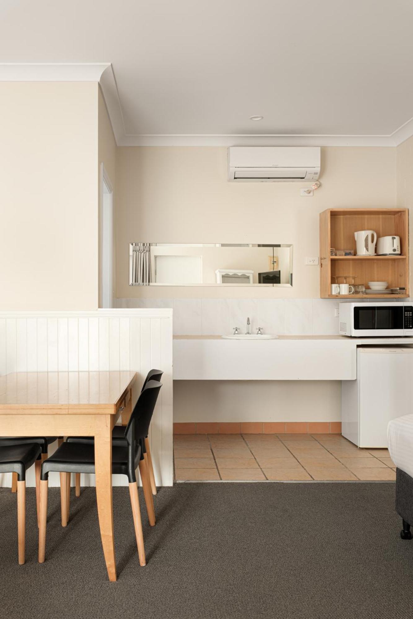 Deluxe Family Room,1742922574:JPEG