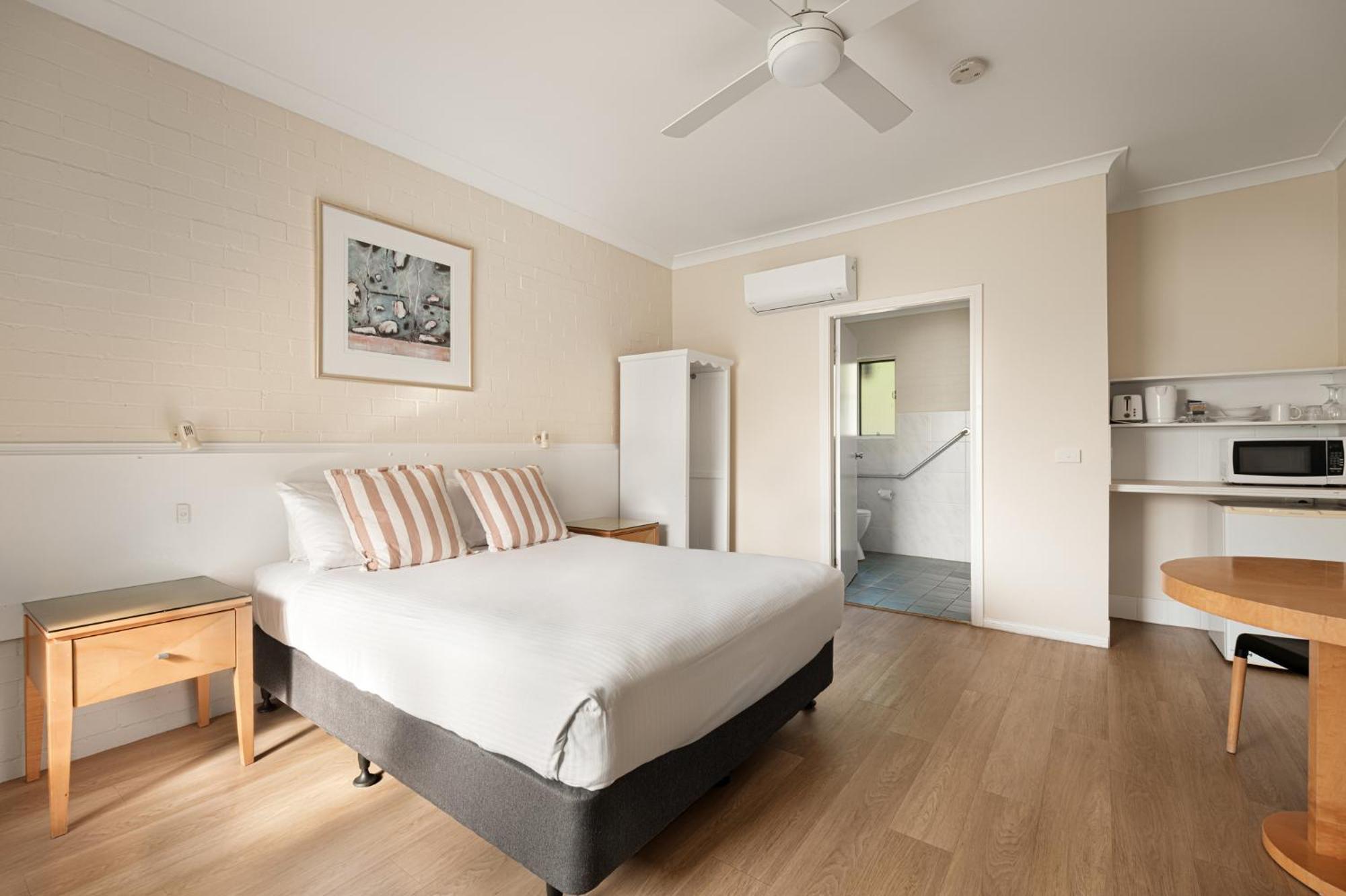 Queen Room - Disability Access,1742922586:JPEG