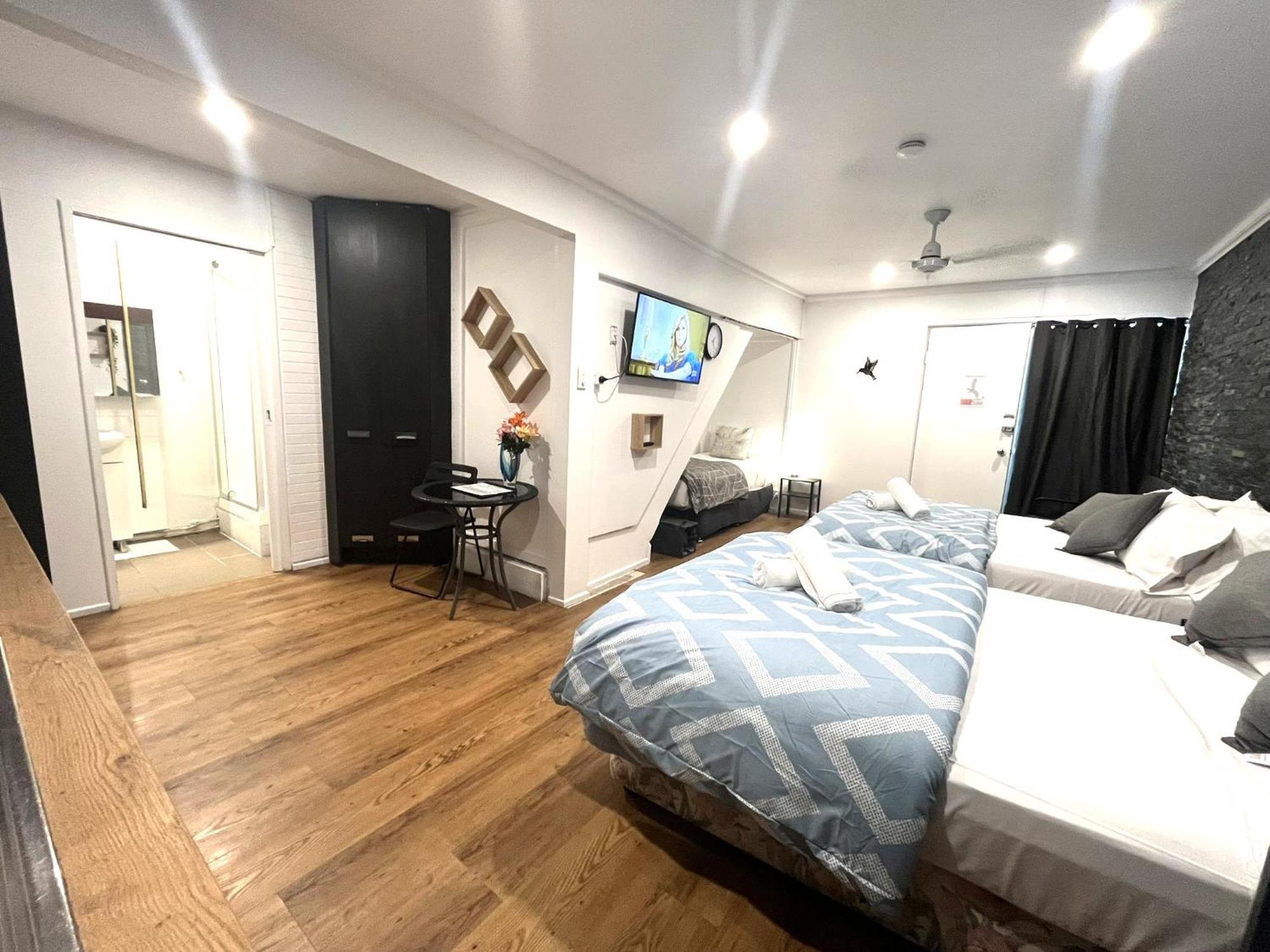 Deluxe Family Room,1743553178:JPEG