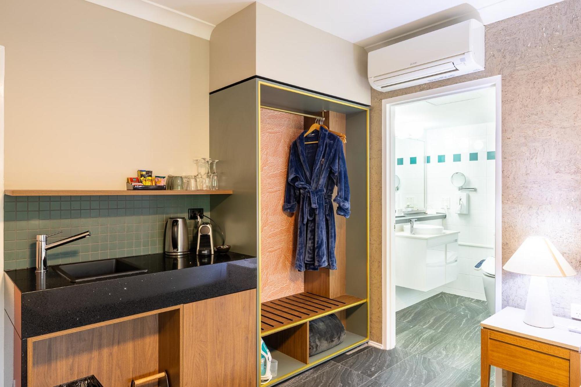 Deluxe King Room with Spa Bath