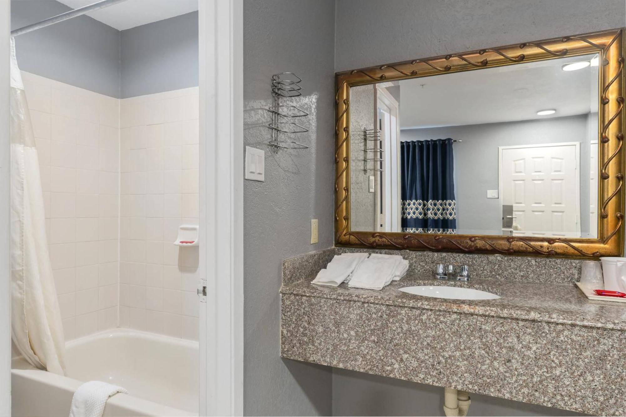 Queen Bed Non-Smoking