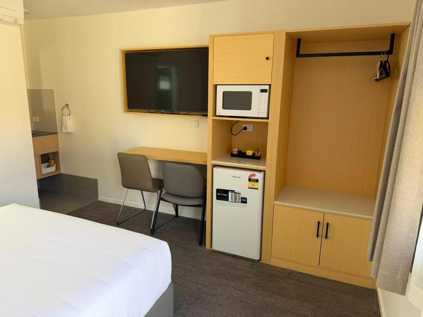 Deluxe Queen Room,1756459649:JPEG