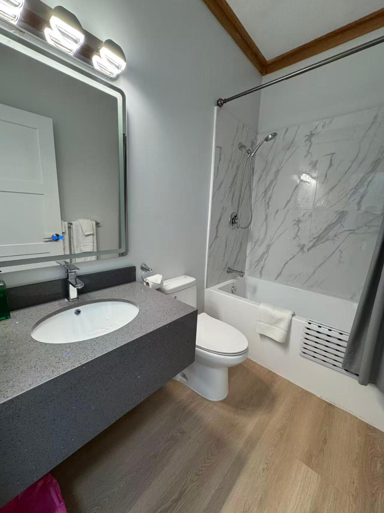 Standard Double Room,1758374337:JPEG