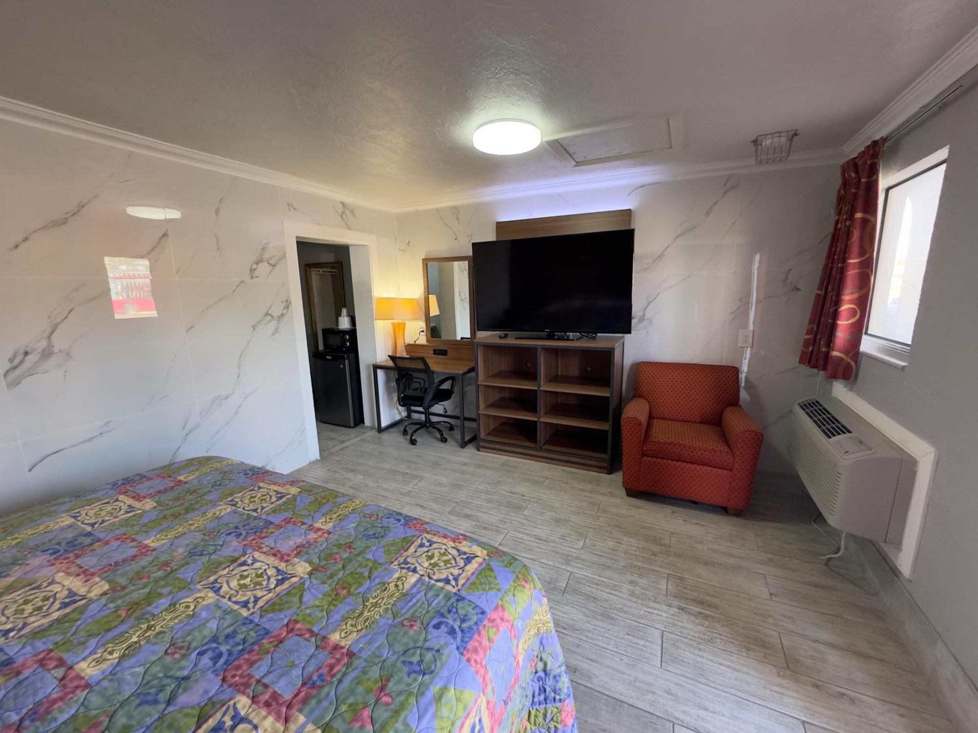 King Room - Non - Smoking