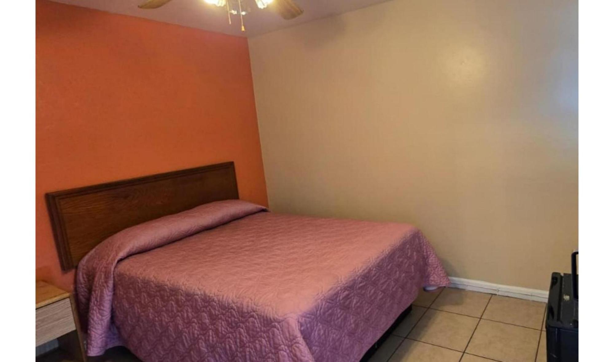 Full Bed Non-Smoking