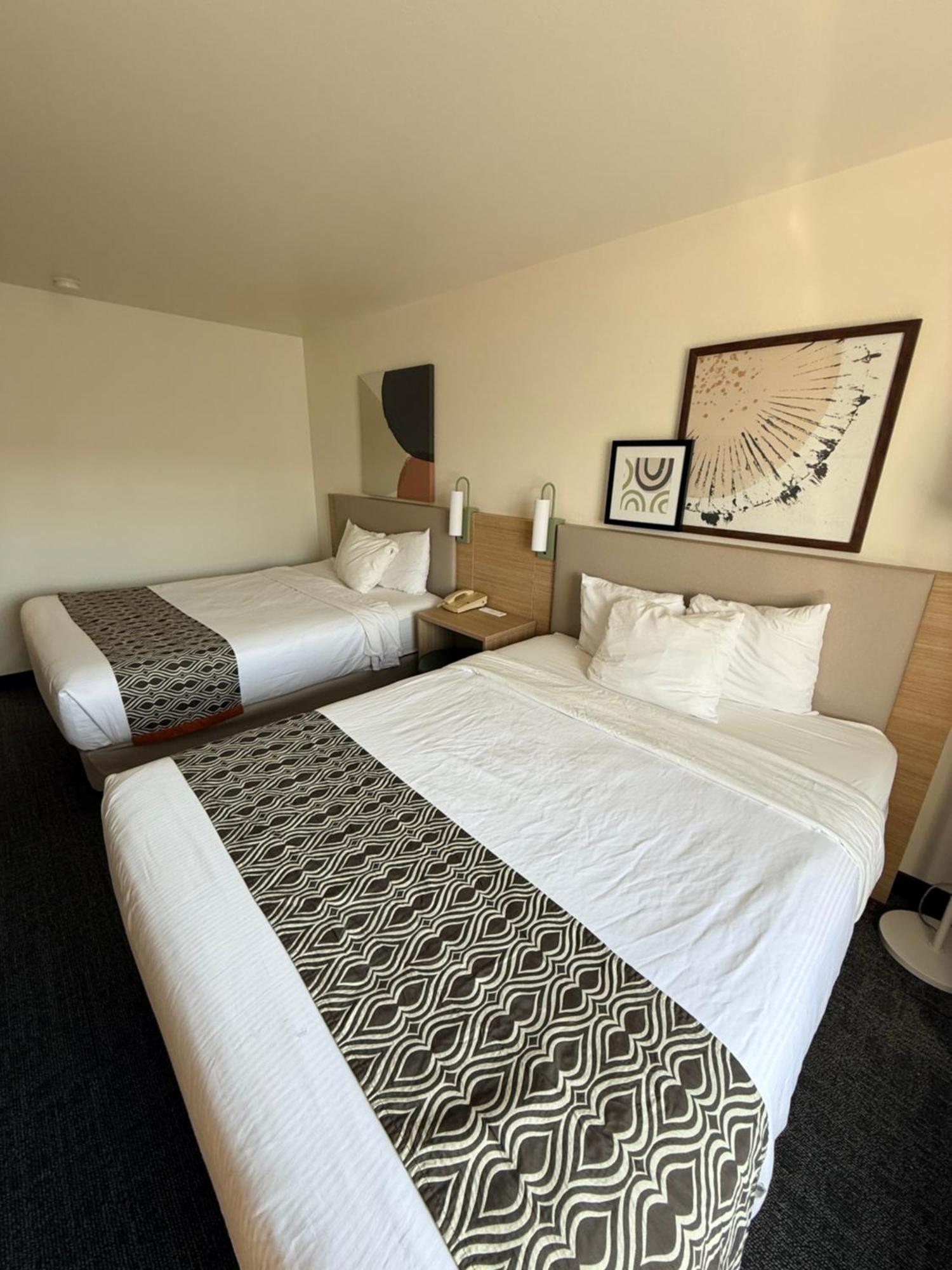 Queen Room with Two Queen Beds - Non-Smoking/Non Pet Friendly