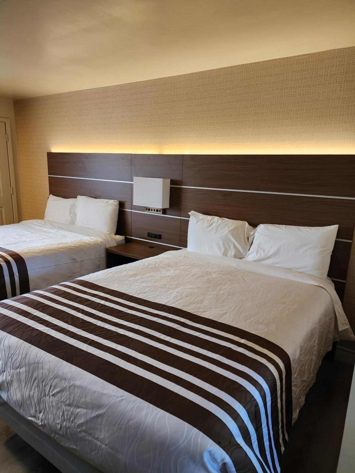 Standard Queen Room with Two Queen Beds