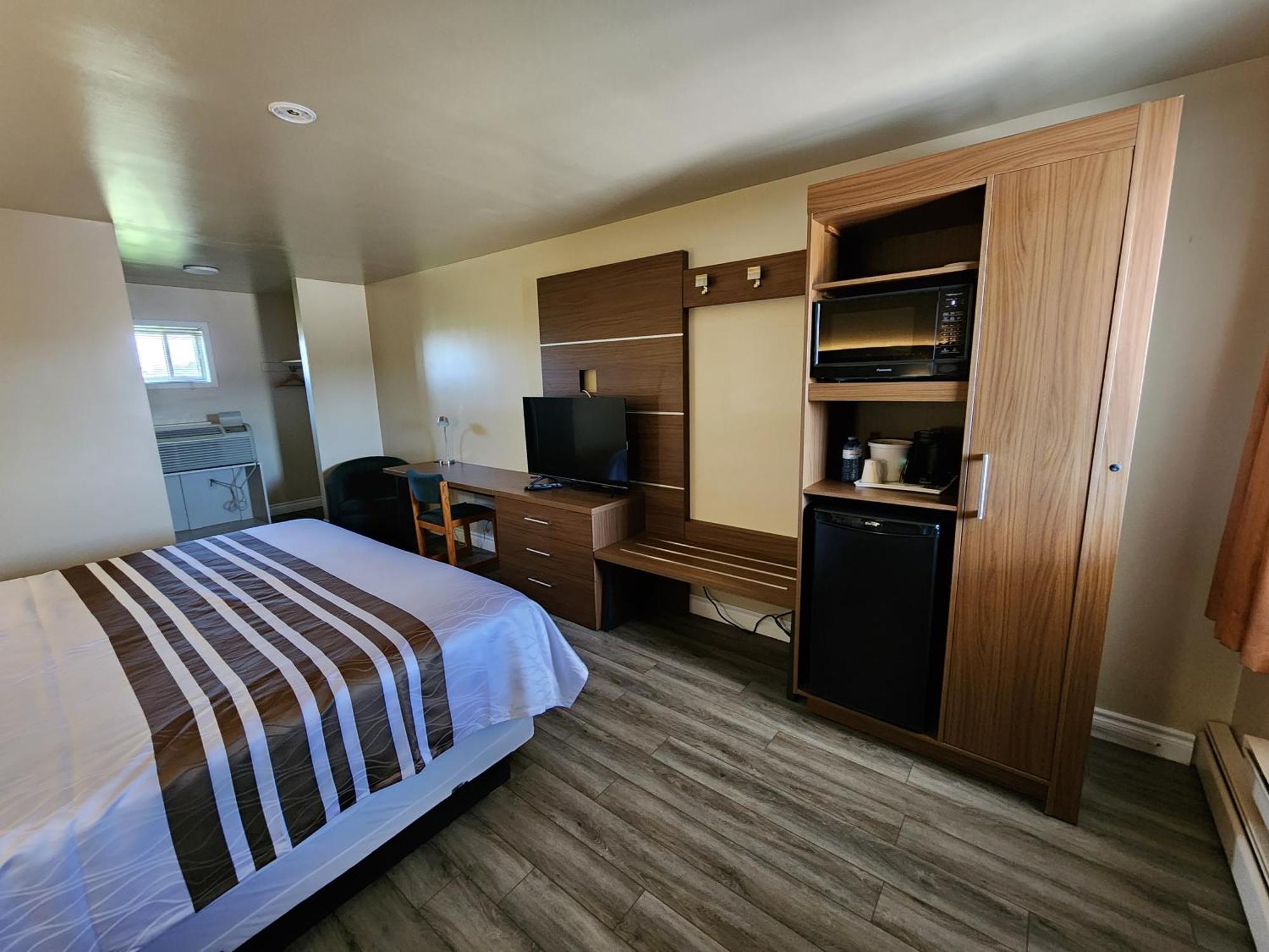 King Room - Non-Smoking