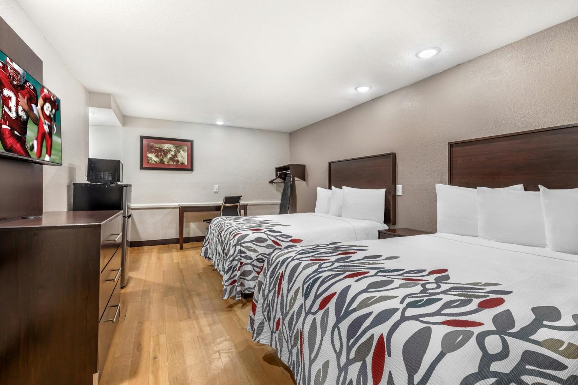 Deluxe Room with Two Double Beds with Kitchenette Smoking