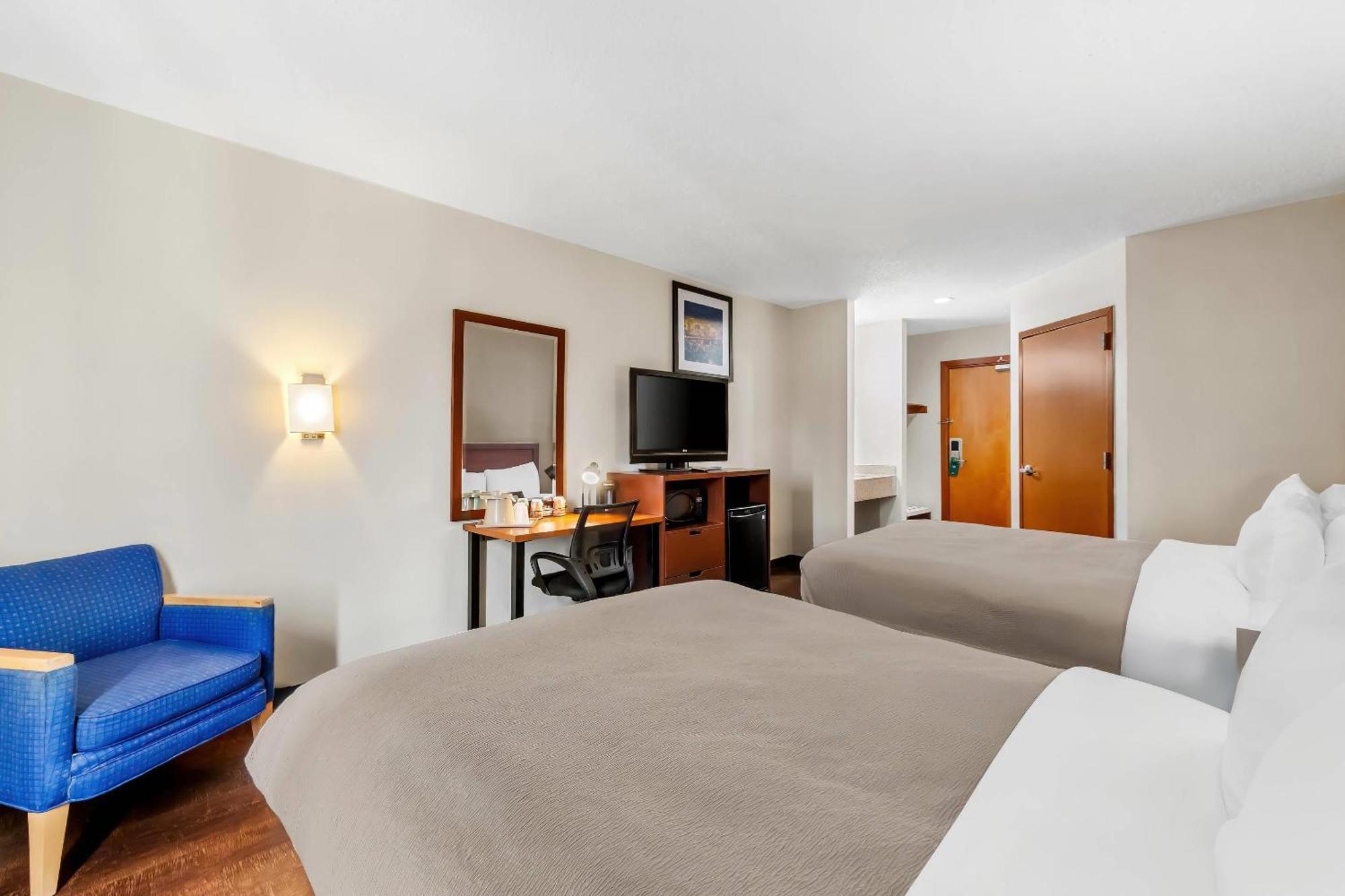 Queen Room with Two Queen Beds - Non-Smoking