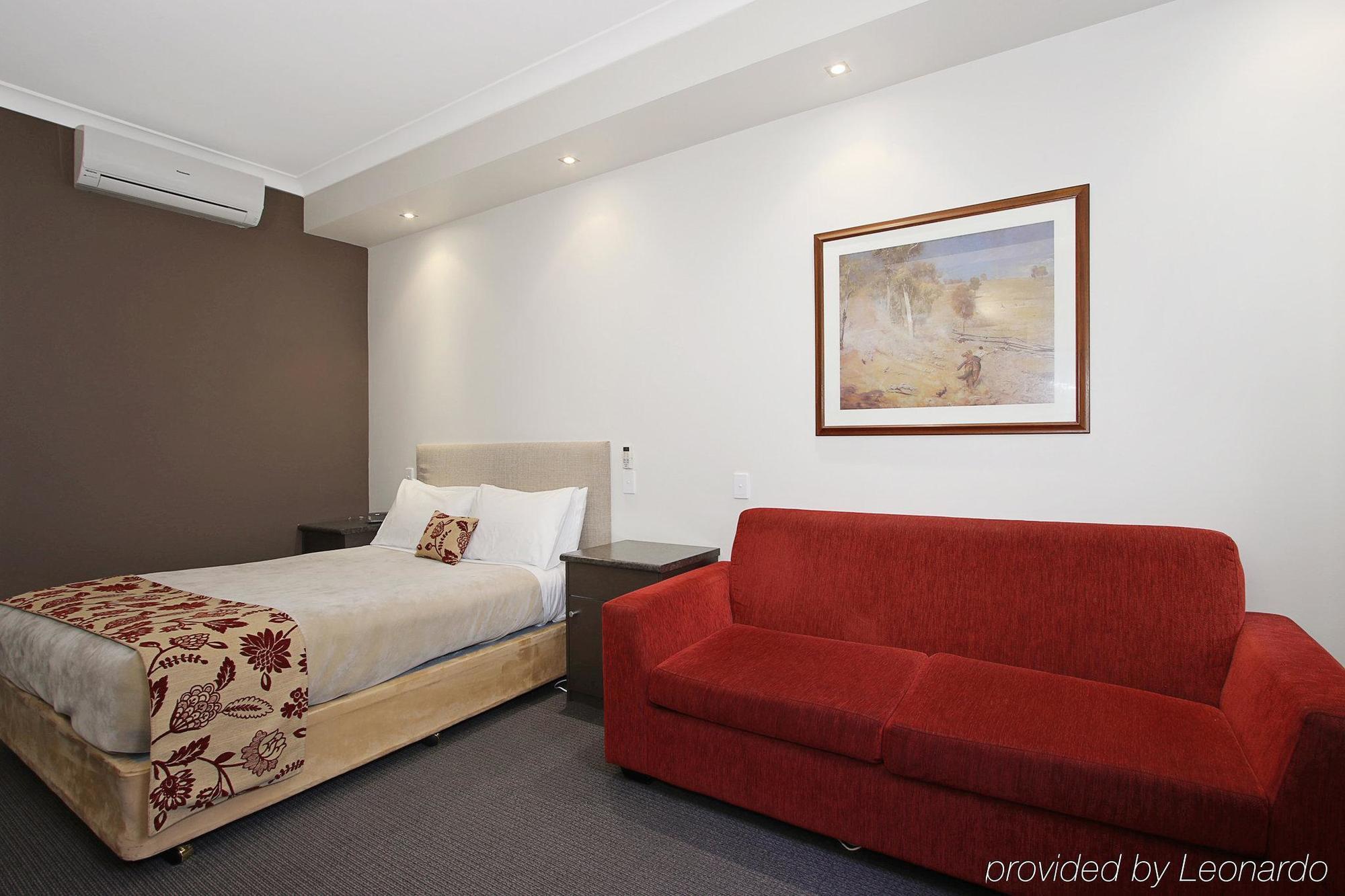 Superior Queen & Sofa Bed,502259613:JPEG