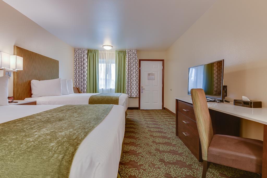 Queen Room with Two Queen Beds - Non-Smoking