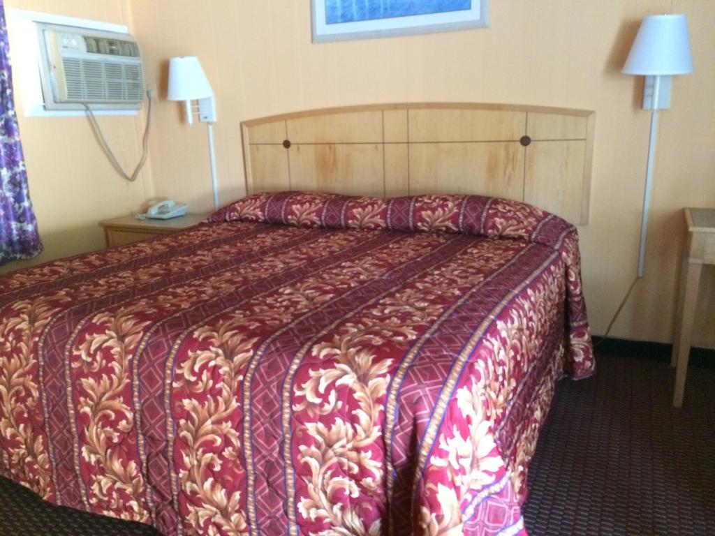 King Room - Non-Smoking