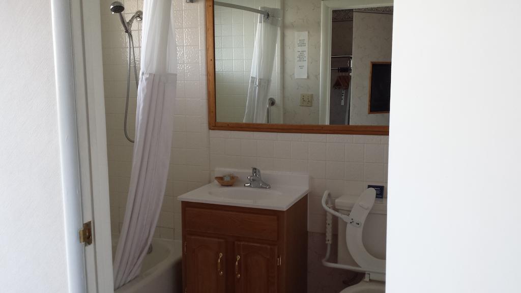 2 Queen Beds, Standard Room, Non-Smoking