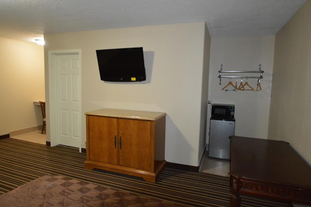 Executive Queen Room with Two Queen Beds - Non-Smoking