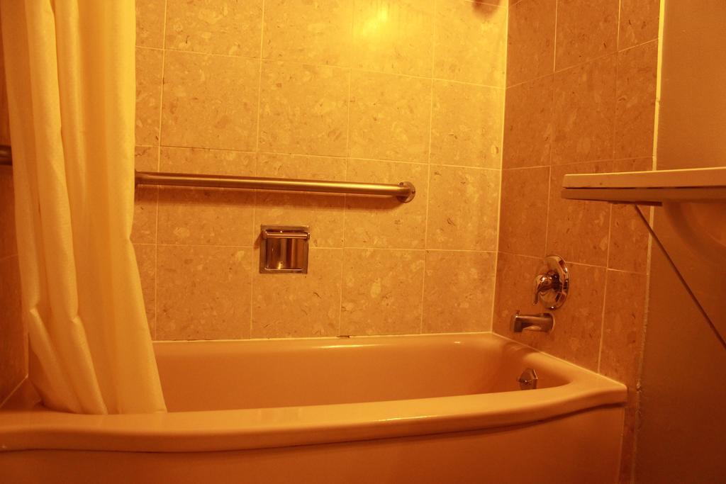 King Room - Non-Smoking
