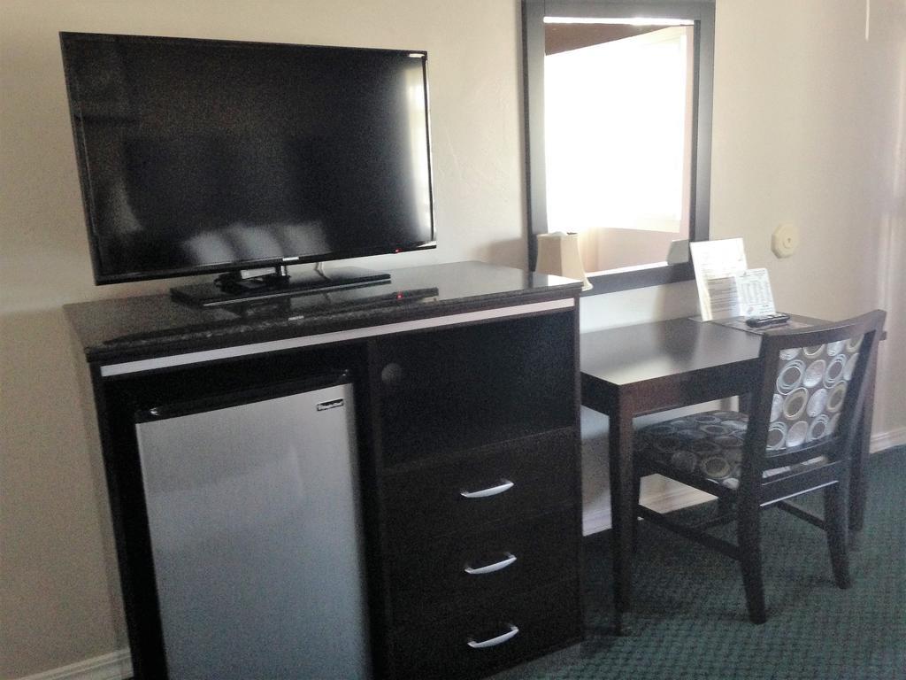 Standard Room with Two Beds