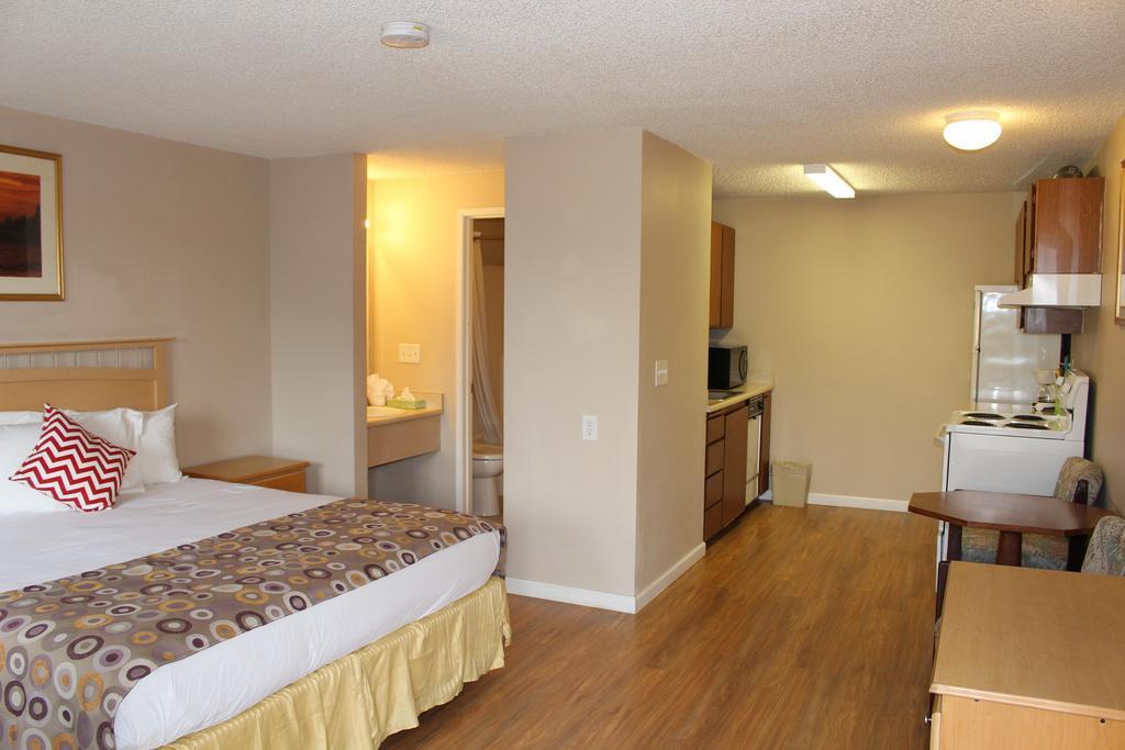 Studio with Two Double Beds  - Non-Smoking