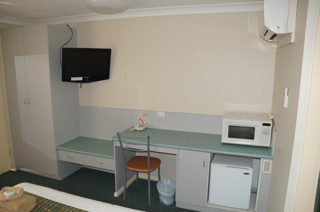 Standard Queen Room,651007251:JPEG