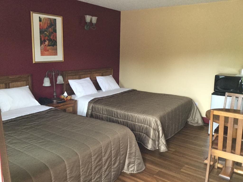 Standard Queen Room with Two Queen Beds