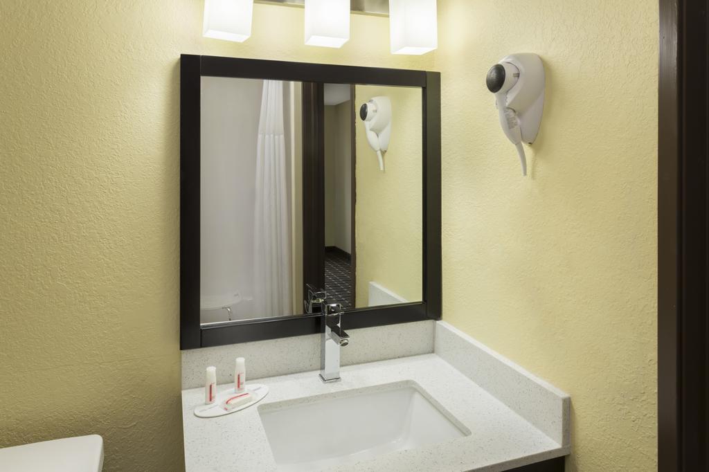 Double Room with Two Double Beds - Non-Smoking