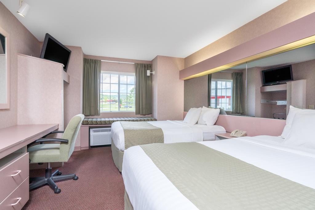 Queen Room with Two Queen Beds - Non-Smoking