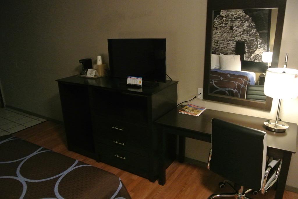Queen Room - Disability Access